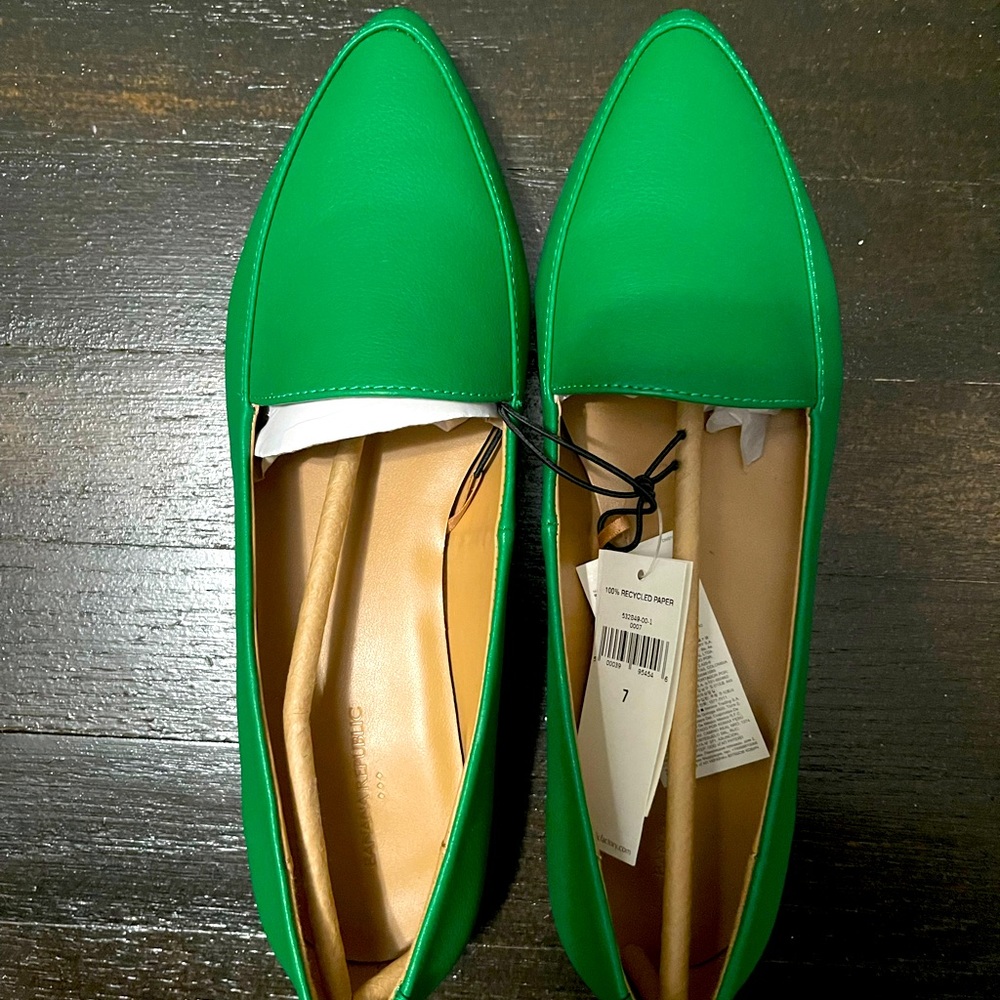 Flat shoes